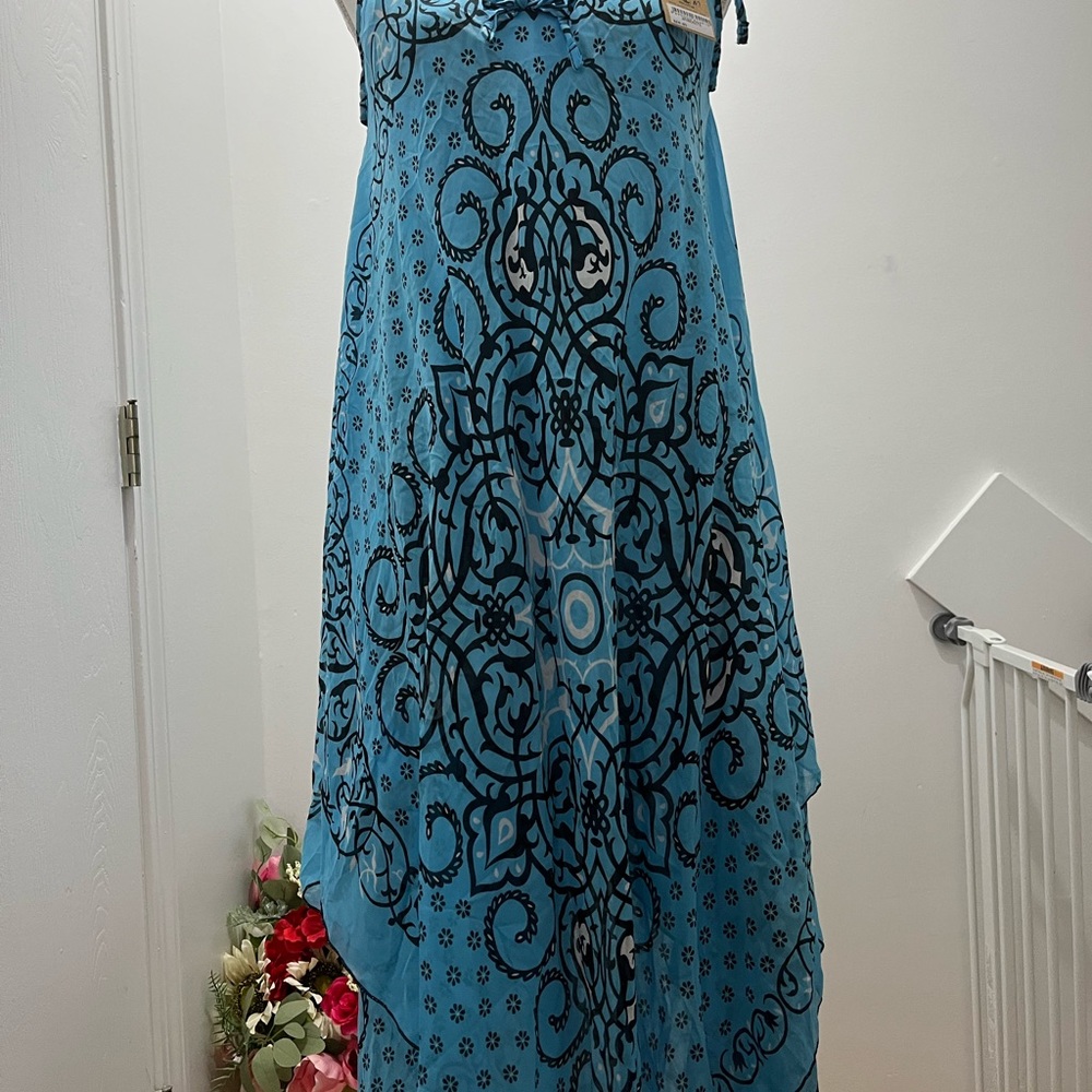Long dress it comes with 2 different color